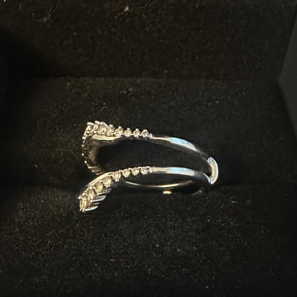 Elegant Silver Women’s Diamond Rings - Picture 9 of 11